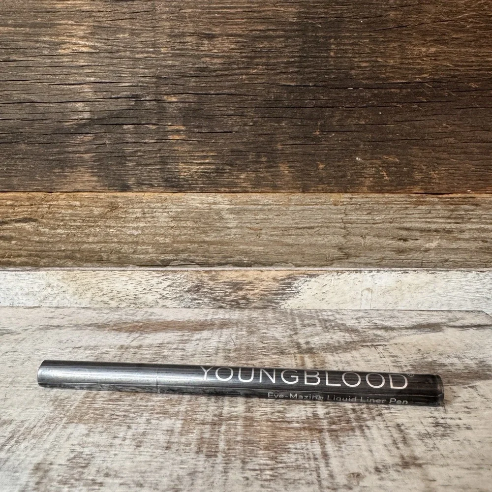 Youngblood Mineral Cosmetics Eye-Mazing Liquid Liner Pen Gris | MSRP‎ = $22